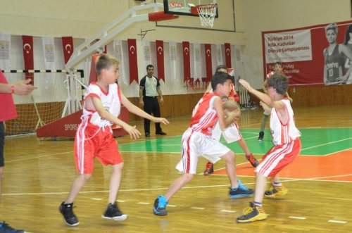 12 Dev Adam Basketbol Okulları Kuşadası’nda