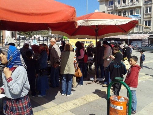 İmam Hatip Ortaokulu’na kermes desteği