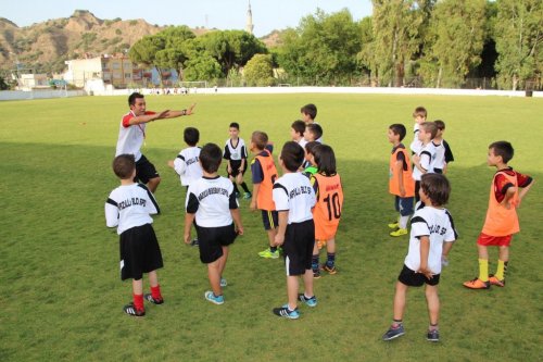 Nazilli’de Yaz Futbol Okulu Sezonu Açtı