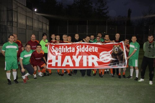 Sağlıkçılardan Şiddete Ayı'lı Tepki