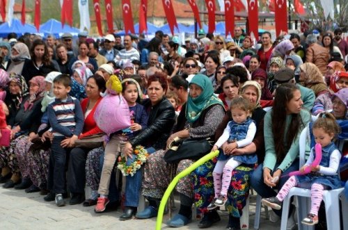 Serçin Yılan Balığı Şenliği büyük ilgi gördü