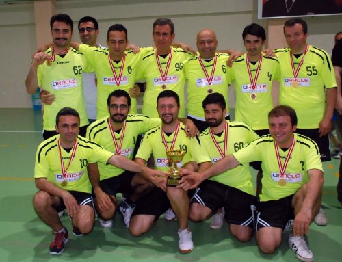 Voleybol Turnuvasının Şampiyonu Vergi Dairesi oldu